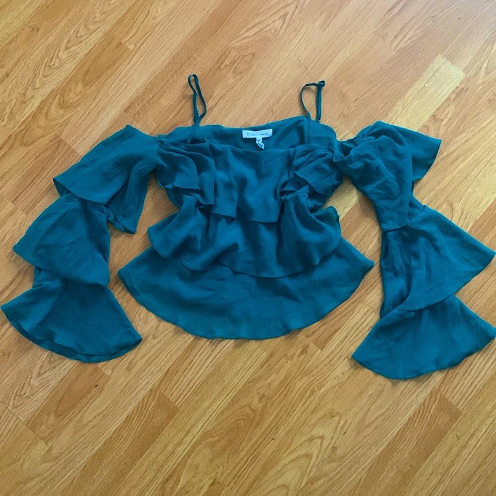 BCBGeneration Ruffle Sleeve Top (small)